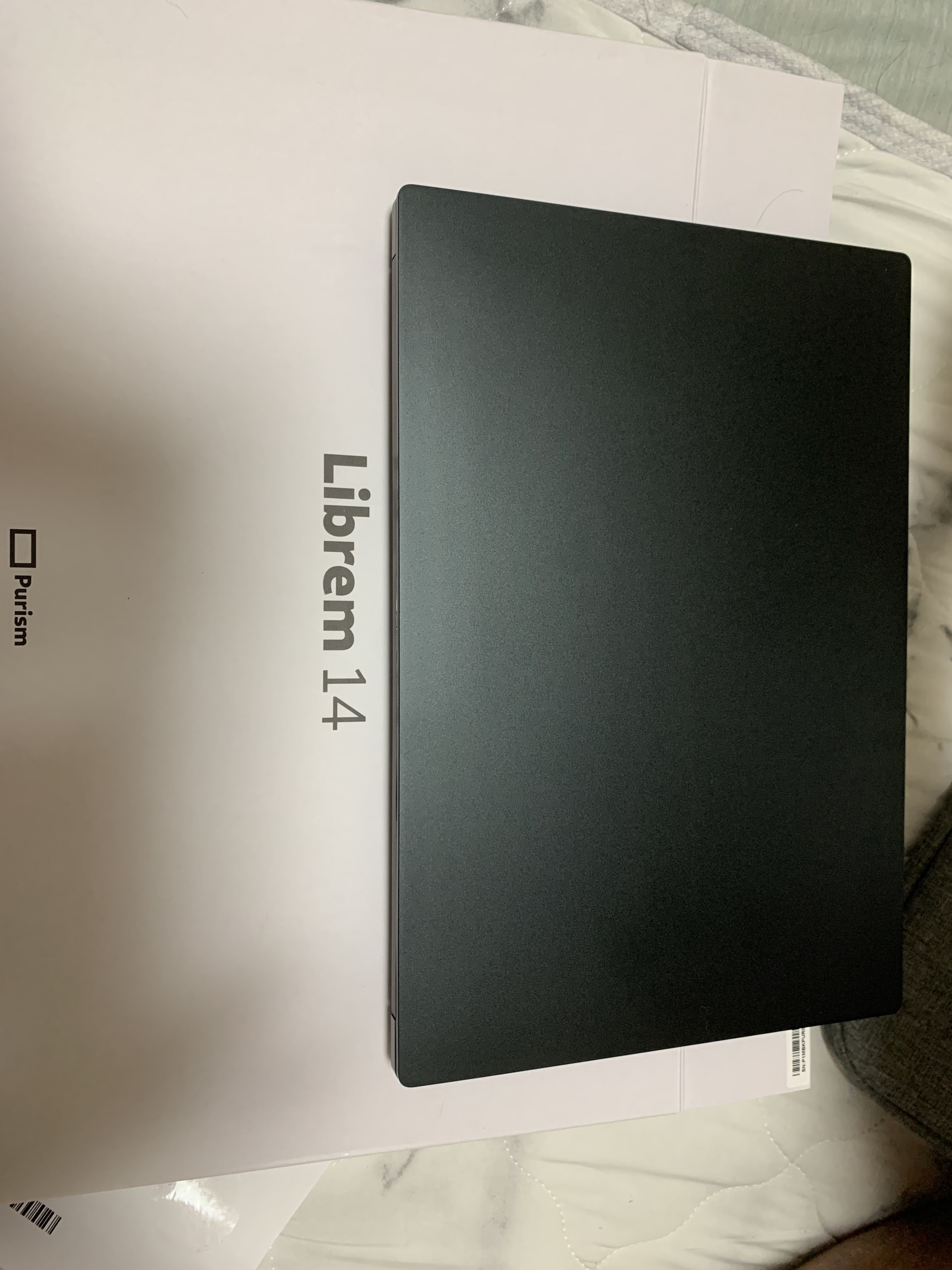 FOTO librem 14][Image Alt Text